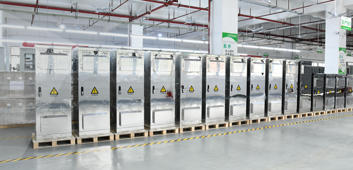 UPS Daya Cadangan Luar Ruangan 1 kVA & 2 kVA untuk Proyek Peralatan Jaringan di Area Pelabuhan